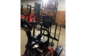 Raymond 8400 Pallet Rider Mount
